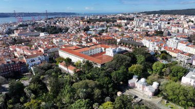 Lizbon 'daki Botanik Bahçesi, Portekiz Bölgesi. Botanik Bahçesi Sahnesi. Güzel şehir manzarası. Lizbon, Portekiz 'deki Botanik Bahçesi. Tarihi Şehir Manzarası. Çiçek Tarlası Sahnesi.