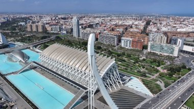 Valencia Sanat ve Bilim Şehri Valenciana İspanya 'da. Gelecekçi Şehir Manzarası. Bilim Müzesi. Valencia, Valenciana İspanya 'da. Turizm Tarihi Yer. Büyüleyici Skyline.