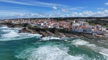 Lizbon 'un Sintra bölgesindeki Apple Beach. Coastal City. Doğa manzarası. Plaj manzarası. Lizbon 'un Sintra bölgesindeki Apple Plajı.
