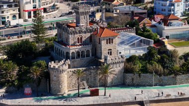 Lizbon 'un Cascais bölgesindeki haçın kalesi. Plaj manzarası. Turizm Tarihi Yer. Kale Sahnesi. Lizbon 'un Cascais bölgesindeki haçın kalesi..