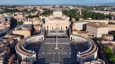 İtalya 'da Roma' daki San Pedro Kilisesi Vatikan 'da. Vatikan Şehir Yüksek Açı Manzarası. San Pedro Meydanı Sahnesi. İtalya 'da Roma' daki San Pedro Kilisesi Vatikan 'da. Katolik Kilisesi. Din geçmişi. Roma Skyline.