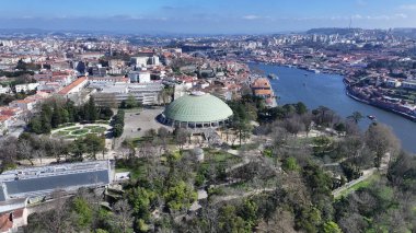 Porto Portekiz 'in Porto bölgesindeki Super Bock Arena' da. Doğa Park Peyzajı. Spor salonu binası. Futbol stadyumu. Portekiz 'in Porto bölgesindeki Super Bock Arena. Spor Merkezi Arkaplanı.