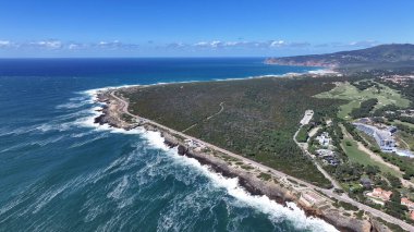 Cascais Skyline Lizbon 'un Cascais bölgesinde. Sahil Skyline. Doğa manzarası. Yaz Gezisi. Cascais Skyline Lizbon 'un Cascais bölgesinde. Tropikal Manzara.