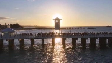 Fortaleza Ceara. Ceara Brezilya 'daki Fortaleza' da Günbatımı İngiliz İskelesi. Sunset Sahili. Doğa Iracema Sahili. Tatil Tatilleri. Ceara Brezilya 'daki Fortaleza' daki İngiliz İskelesi. Yaz Seyahati.