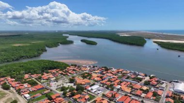 Luis Correia Skyline Piaui Brezilya 'da Luis Correia' da. Sahil şehri. Manzaralı Nehir. Luis Correia Skyline Piaui 'de. Kuzeydoğu manzarası. Sahil şeridi sahnesi. Riverside Şehir Merkezi.