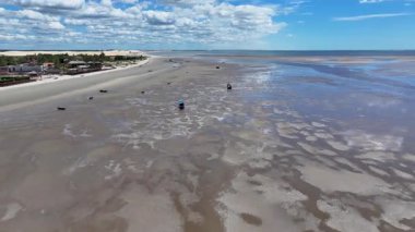 Maranhao Brezilya 'daki Tutoia' da sahil manzarası. Sahil Skyline. Doğa Düşük Dalga. Yaz Gezisi. Maranhao Brezilya 'daki Tutoia' da sahil manzarası. Tropikal Manzara.
