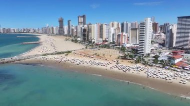 Ceara Brezilya 'daki Fortaleza' da Iracema Plajı. Sahil şehri. Şehir merkezindeki şehir manzarası. Plaj manzarası. Ceara Brezilya 'daki Fortaleza' da Iracema Plajı. Güzel Skyline. Brezilya Kuzeydoğu.