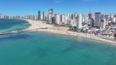 Fortaleza Skyline Ceara Brezilya Fortaleza 'da. Şehir merkezindeki şehir manzarası. Şehir Plajı. Coastal Highrise Binaları. Fortaleza Skyline Ceara Brezilya Fortaleza 'da. Shore Caddesi. Brezilya Kuzeydoğu.