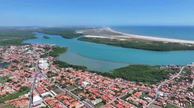 Luis Correia Skyline Piaui Brezilya 'da Luis Correia' da. Plaj manzarası. Doğa Deniz Burnu. Seyahat güzergahı. Luis Correia Skyline Piaui Brezilya 'da Luis Correia' da. Turkuaz Su.