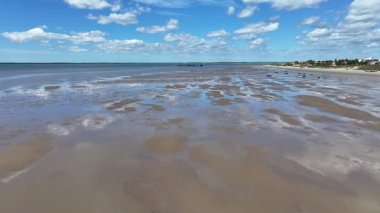 Maranhao Brezilya 'daki Tutoia' da sahil manzarası. Sahil Skyline. Doğa Düşük Dalga. Yaz Gezisi. Maranhao Brezilya 'daki Tutoia' da sahil manzarası. Tropikal Manzara.