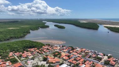 Piaui Brezilya 'daki Luis Correia Kıyı Şehri. En Büyük Nehir. Şehir merkezindeki şehir manzarası. Piaui 'deki sahil şehri. Riverside Sahnesi. Doğa Arkaplanı. Seyahat güzergahı. Brezilya Kuzeydoğu.