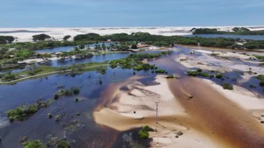 Maranhao Brezilya 'daki Santo Amaro' daki Betania Köyü. Doğa manzarası. Güzel yağmur ormanları. Maranhao 'daki Betania Köyü. Oasis Manzarası. Renkli Nehir. Yerli Köyü. Brezilya Kuzeydoğu.