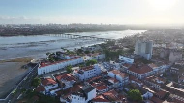 Sao Luis Skyline 'da gün batımı Maranhao Brezilya' da Sao Luis 'de. Şehir merkezindeki şehir manzarası. Güzel Skyline. Sao Luis Skyline Maranhao Brezilya 'da Sao Luis' de. Günbatımı Gökyüzü. Turizm Seyahati. Brezilya Kuzeydoğu.