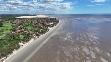 Tutoia Skyline, Tutoia, Brezilya 'da. Doğa Manzarası. Amerika 'nın Brezilya Deltası. Maranhao 'daki Tutoia Skyline. Riverside City 'de. Plaj manzarası. Tatil seyahatleri. Brezilya Kuzeydoğu.