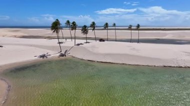 Maranhao Brezilya 'daki Tutoia' da küçük çarşaflar. Doğa manzarası. Kıvrımlı kum tepeleri. Tutoia 'da küçük çarşaflar. Yağmur suyu gölleri. Güzel Yüksek Kumullar. Yaz Gezisi. Brezilya Kuzeydoğu.