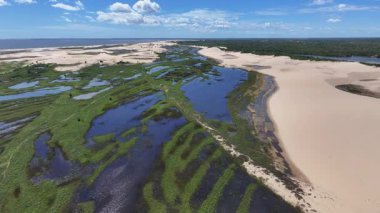 Maranhao Brezilya 'daki Tutoia Köyü. En Büyük Nehir Deltası. Kıyı Kenti manzarası. Maranhao 'daki Tutoia Köyü. Riverside Sahnesi. Doğa Arkaplanı. Seyahat güzergahı. Brezilya Kuzeydoğu.