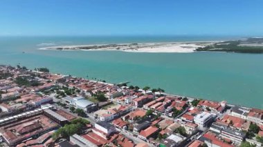 Ceara Brezilya 'daki Camocim köyünde. Sahil Skyline. Coreau Nehri Peyzajı. Yaz Gezisi. Ceara Brezilya 'daki Camocim köyünde. Tropikal Manzara.
