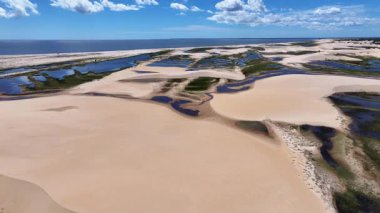 Tutoia Skyline, Tutoia, Brezilya 'da. Amerika 'nın Brezilya Deltası. Riverside City 'de. Maranhao 'daki Tutoia Skyline. Doğa manzarası. Adalar Ağı Su Yolları. Turizm Seyahati.