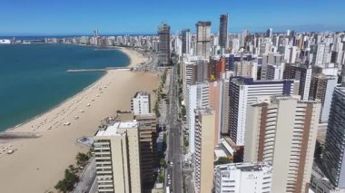 Ceara Brezilya 'daki Fortaleza' da Shore Avenue. Sahil Skyline. Şehir merkezinde. Modern Highrise Binaları. Ceara Brezilya 'daki Fortaleza' da Shore Avenue. Göz kamaştırıcı manzara. Brezilya Kuzeydoğu.