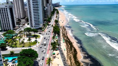 Pernambuco Brezilya 'daki Boa Viagem Plajı. Büyüleyici Tropikal Sahne Sahnesi Yukarıdan Görünüyor. Şehir Gökyüzü Arkaplanı Kentsel. Açık Arkaplan Panoramik Şehir. Recife Pernambuco.