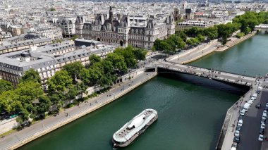 Fransa 'nın Paris Adası' ndaki Paris Belediye Binası. Göz kamaştırıcı Kamu Yönetimi Ofisleri Yukarıdan Bakıldı. Metropolitan Skyline Binaları Güzel. Bina Mimarlığı Şirketi.