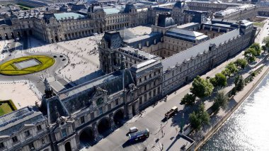 Paris 'teki Paris Skyline De France. Yukardan bakıldığında hareketli bir şehirde ortaçağ binası. İş Bulutları Gökyüzü Şehir Merkezi. İş dünyası geniş çaplı. Fransa ile Paris.