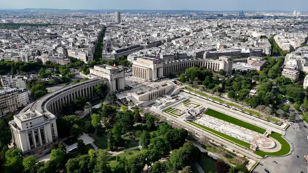 Fransa 'nın Paris adasındaki Trocadero Meydanı. Fransa 'nın Paris başkenti Avrupa' nın havadan görünüşü. Altyapı Skyline Panoramic City View Awesome. Altyapı Şehir Manzarası.