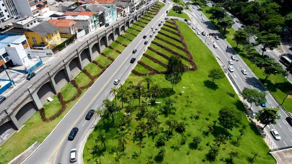 23 Mayıs, Sao Paulo Brezilya. Çağdaş binalarla dolu şehir merkezinin havadan görünüşü. Şehir merkezindeki İş Gökyüzü Arkaplanı. Şehir merkezindeki panoramik işleri. Sao Paulo Brezilya.