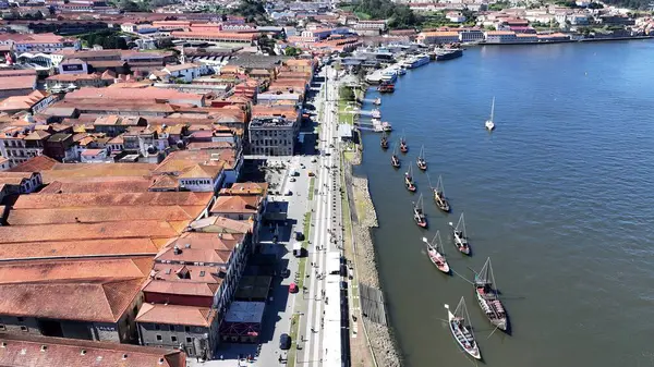 Gaia Rıhtımı Porto Bölgesi Portekiz. Büyüleyici Tropikal Sahne Sahnesi Yukarıdan Görünüyor. Cennet Adası Skyline Idyllic Güzeli. Cennet Adası Denizi. Gaia Porto Bölgesi.