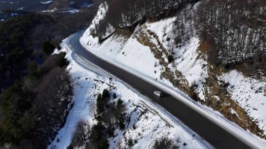 Arjantin 'in Ushuaia' daki Patagonya Skyline 'ı. Geometrik desenler oluşturan bitkilerin büyüleyici hava görüntüsü. Açık hava Turizm İkonası Patagonya Buzulu. Karla Kaplanmış Hava.