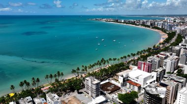 Maceio Alagoas Brezilya 'daki Pajucara Plajı. Yaz tatilinde harika bir sahil manzarası olan kuş bakışı. Shore Sky Clouds Plaj Denizi. Uluslararası Plaj Panoraması. Maceio Alagoas.