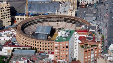 Valencia Valence Community İspanya 'daki Toros Meydanı. Şehrin ünlü bölgesindeki ortaçağ binasının kuş bakışı görüntüsü. Metropol Manzarası Panoramik Şehir Manzarası Güzel. Kentsel Panoramik Şehir Görünümü.