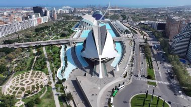 Valencia İspanya 'nın sanat ve bilim şehri. Çağdaş binalarla dolu şehir merkezinin havadan görünüşü. Metropol Manzarası Panoramik Şehir Manzarası Güzel. Kentsel Panoramik Şehir Görünümü.