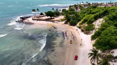 Rio Grande do Norte Brezilya 'daki Genipabu Plajı. Bereketli bir tropikal sahil manzarasının nefes kesici görüntüsü. Shore Clouds Plaj Denizi. Sahil Sahili Sahili Kıyı Hattı.