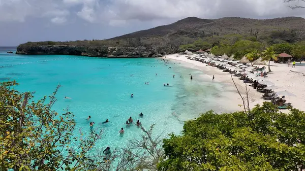 Curacao Skyline, Otrobanda Willemstad Curacao 'da. Çağdaş binalarla dolu şehir merkezinin havadan görünüşü. Metropolitan Peyzaj Ticari Binası Çarpıcı. Metropolitan Atılgan Kasabası.