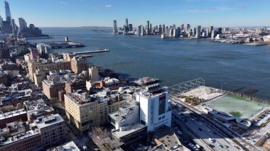 New York Skyline Manhattan 'da New York Birleşik Devletlerinde. Şehir merkezinin modern binalarla dolup taşması. Şehir merkezindeki iş dünyası. İş geçmişleri ünlüdür. Manhattan New York.