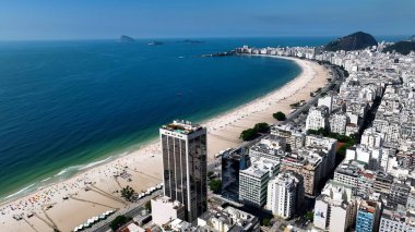 Rio de Janeiro Rio de Janeiro Brezilya 'daki Copacabana Plajı. Kristal berrak sularla sersemletici sahilin havadan görünüşü. Cennet Adası Skyline Idyllic Güzeli. Cennet Adası Denizi.
