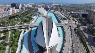 Valencia İspanya 'da Valencia Skyline. Şehir merkezindeki çatıdaki gökdelenin havadan görünüşü. İnşaat Manzarası Panoramik Şehir Görünümü Meşgul. Panoramik Şehir Manzarası. Valencia İspanya.