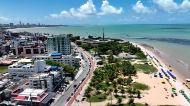 Joao Pessoa 'daki Sahil Sahnesi Paraiba Brezilya. Büyüleyici Tropikal Sahne Sahnesi Yukarıdan Görünüyor. Şehir Bulutları Gökyüzü Arkaplanı Şehir. Şehir dışındaki ünlü. Joao Pessoa Paraiba.