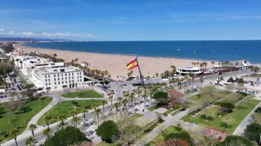 Valencia İspanya 'da Valencia Skyline. Büyüleyici Tropikal Sahne Sahnesi Yukarıdan Görünüyor. Horizon Sahili Denizi kıyısında. Deniz kenarı seyahati. Valencia İspanya.