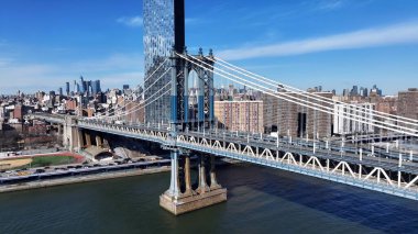 Manhattan 'daki Manhattan Köprüsü New York Birleşik Devletleri. Landmark Köprüsü 'nün Hava Görüntüsü Karmaşık Tasarımı Gösteriyor. İnşaat Manzarası Panoramik Şehir Görünümü Meşgul. Panoramik Şehir Görünümü.