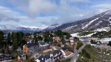 San Carlos de Bariloche Rio Negro Arjantin 'de Patagonya Skyline. Göz kamaştırıcı Kırsal Yaşam Manzarası Yukarıdan Görünüyor. Güney Kutbu Patagonya Gölü Peyzaj Araştırması. Güney Kutbu Ağaçları.