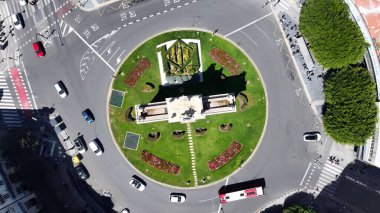 Valencia Valence Community İspanya Deniz Kapısı. Yukarıdan canlı bir şehrin telaş ve koşuşturmasını yakalamak. Altyapı Skyline Gökdelenleri çarpıcı. Altyapı Mimarlık Şirketi.