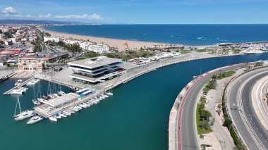 Valencia İspanya 'da Valencia Skyline. Bereketli bir tropikal sahil manzarasının nefes kesici görüntüsü. İnşaat Manzarası Panoramik Şehir Görünümü Meşgul. Panoramik Şehir Manzarası. Valencia İspanya.
