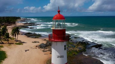 Salvador Bahia Brezilya 'da Yaz Seyahati. Yukarıdan canlı bir şehrin telaş ve koşuşturmasını yakalamak. Altyapı Skyline Gökdelenleri çarpıcı. Altyapı Mimarlık Şirketi.