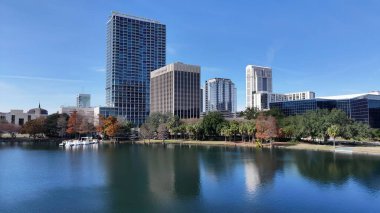Orlando Skyline Orlando Florida Birleşik Devletleri 'nde. Şehrin çarpıcı ikonik eğlence parkının kuş bakışı görüntüsü. Metropol Manzarası Panoramik Şehir Manzarası Güzel. Kentsel Panoramik Şehir Görünümü.