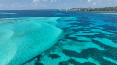 San Andres Skyline San Andres Providencia Y Santa Catalina Kolombiya 'da. Büyüleyici Tropikal Sahne Sahnesi Yukarıdan Görünüyor. Cennet Adası Manzarası Minnettar Güzel.