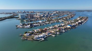 Clearwater Skyline, Clearwater Florida Birleşik Devletleri. Büyüleyici Tropikal Sahne Sahnesi Yukarıdan Görünüyor. İnşaat Manzarası Panoramik Şehir Görünümü Meşgul. Panoramik Şehir Görünümü.
