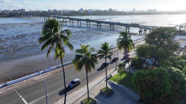 Jose Sarney Köprüsü 'nde gün batımı Maranhao Brezilya' da Sao Luis 'de. Anil Nehri Sahnesi. Jose Sarney Köprüsü. Jose Sarney Köprüsü, Sao Luis, Maranhao Brezilya. Manzaralı Günbatımı. Turizm Seyahati. Brezilya Kuzeydoğu