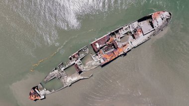 Maranhao Brezilya 'daki Tutoia' da ünlü bir gemi enkazı. Plaj manzarası. Doğa Deniz Burnu. Seyahat güzergahı. Maranhao Brezilya 'daki Tutoia' da ünlü bir gemi enkazı. Cennet Manzarası.